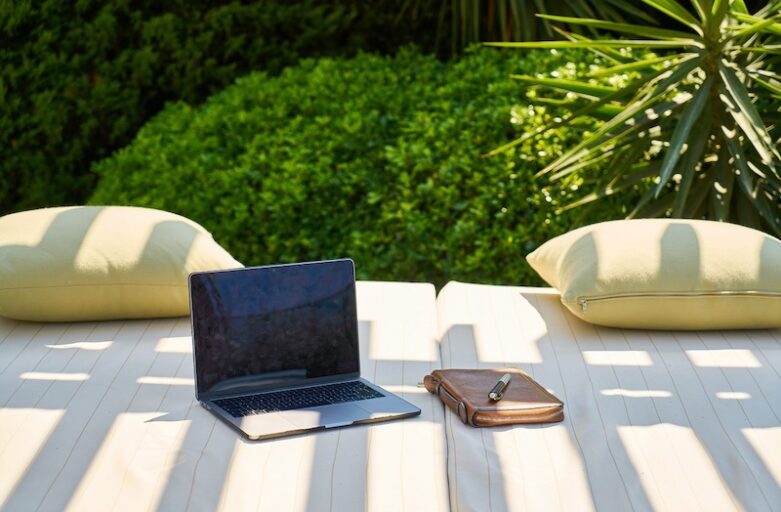 Smartworking e nuove professioni cambiano le vacanze: addio ferie d’agosto