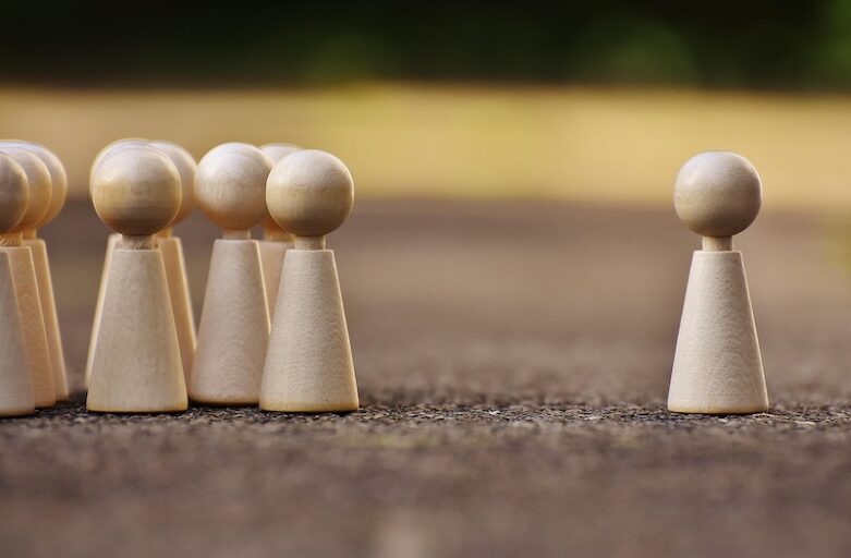 Il bullismo invisibile: giovanissimi tra soprusi, solitudine e web